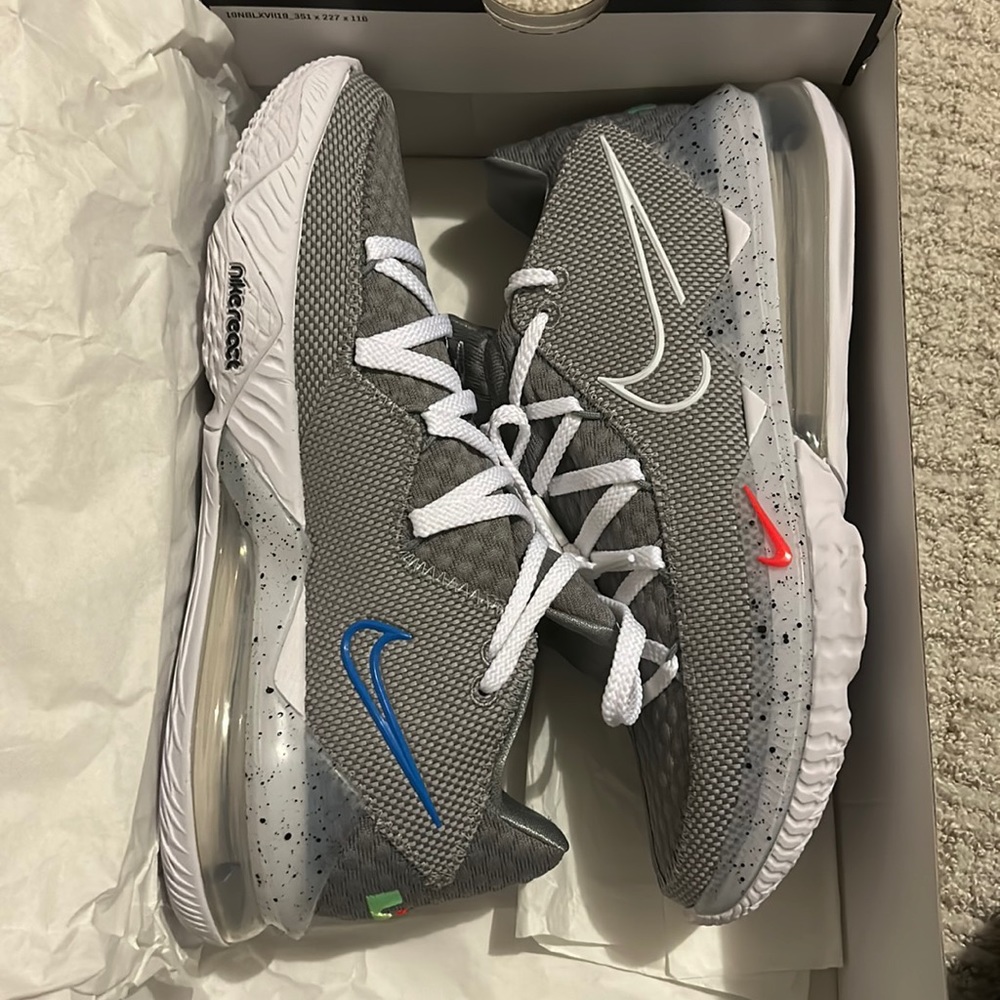 LEBRON XVll LOW